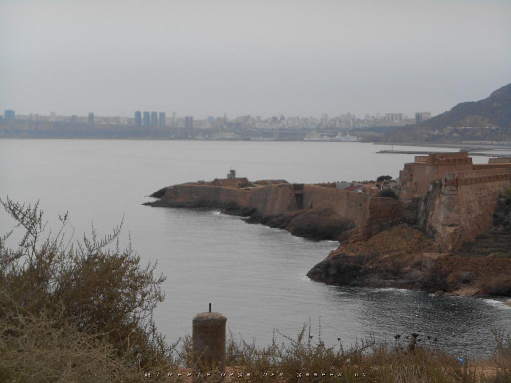 10-Fort espagnol de Mers-el-Kebir face a Oran.JPG -           